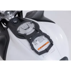 Anello serbatoio PRO Sw-Motech Nero. CFMoto 450NK / 450SR / 450SR S (23-).