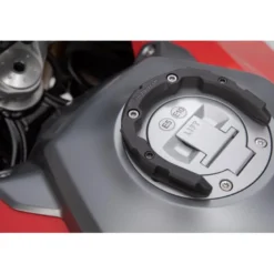 Anello serbatoio PRO Sw-Motech Nero. Modelli BMW R1200. Serbatoio senza viti.