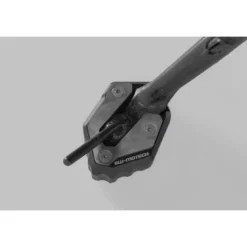 Base maggiorata per cavalletto laterale Nero/Argento. Yamaha MT-09 (20-).