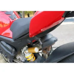 Cnc Racing Pet52B Piastre Sostitutive Pedane Passeggero Ducati Panigale V4 / Streetfighter V4