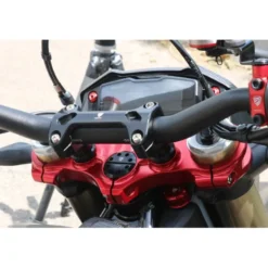 Cnc Racing RM263R Cavallotti inferiori manubrio Ducati Hypermotard 698 Mono Rosso