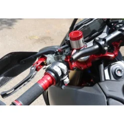 Cnc Racing SEA19R Kit staffe serbatoio fluido freno e frizione Ducati Hypermotard 698 Mono Rosso