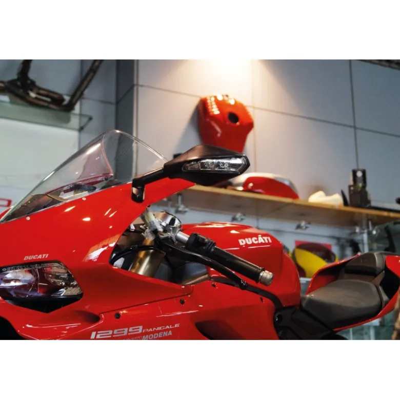 Far - Retrovisore Destro Per Ducati Panigale 899 / 1199 Con Freccia Led – FAR-7558