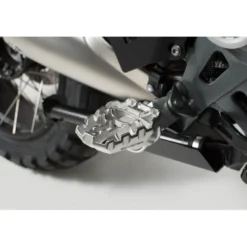 Kit pedane regolabili EVO Triumph Tiger 1200 / Explorer (15-).