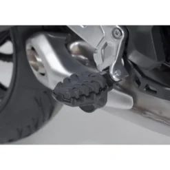 Kit reposapiÈs EVO Sw-Motech Nero. Triumph Tiger 660 Sport / 800 Sport (24-).